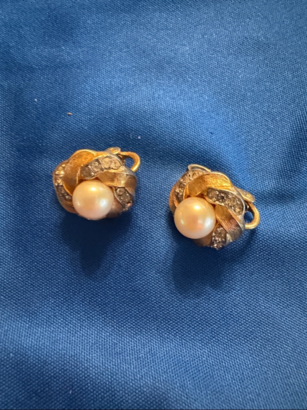 Gold-Tone Pearl and Crystal Knot Clip-On Earrings - Picture 5 of 6